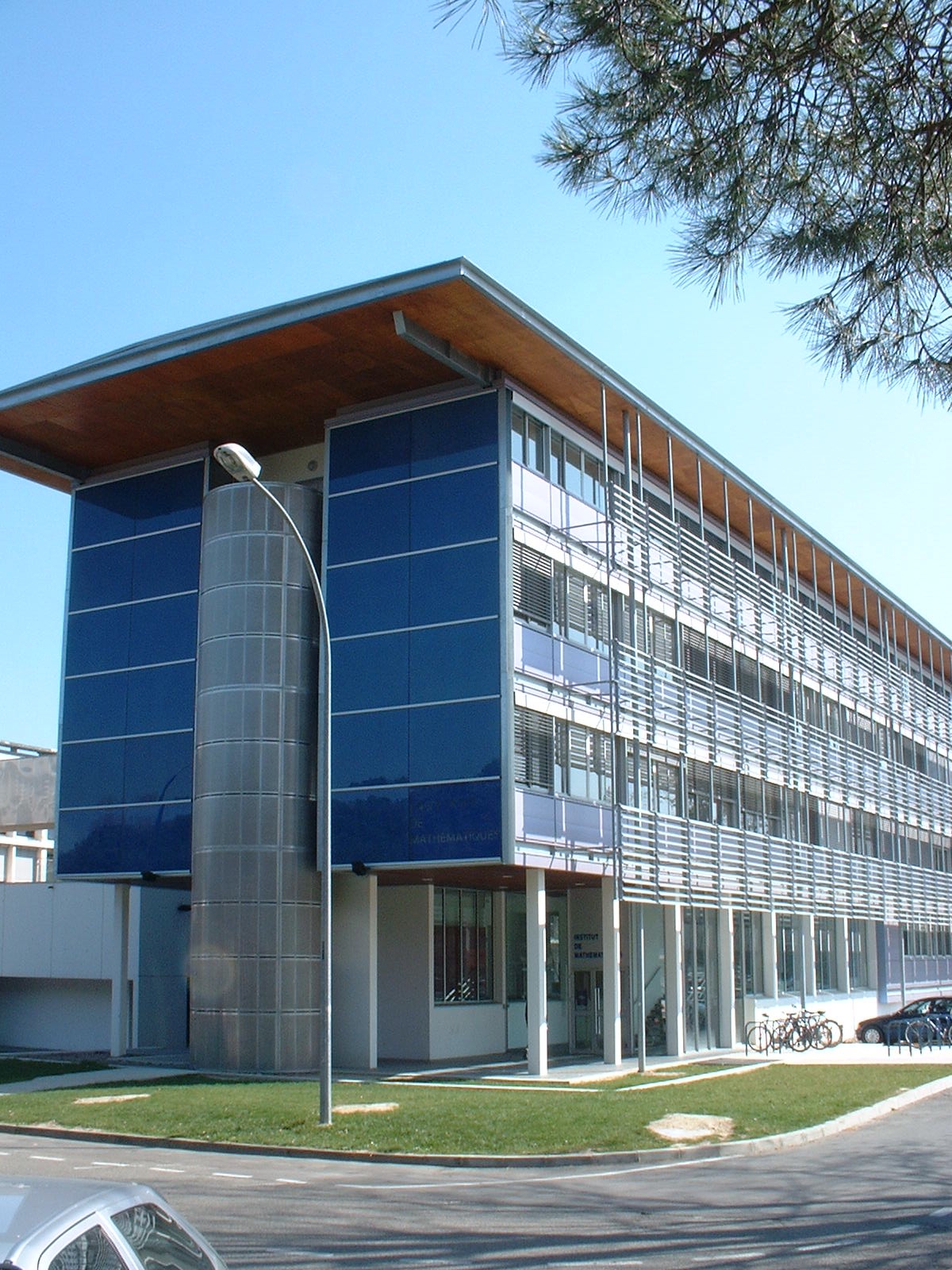 Institut De Mathématique